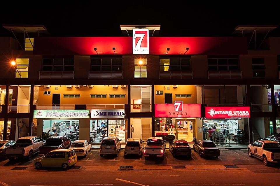 Seven Hotel Putatan Bagian luar foto