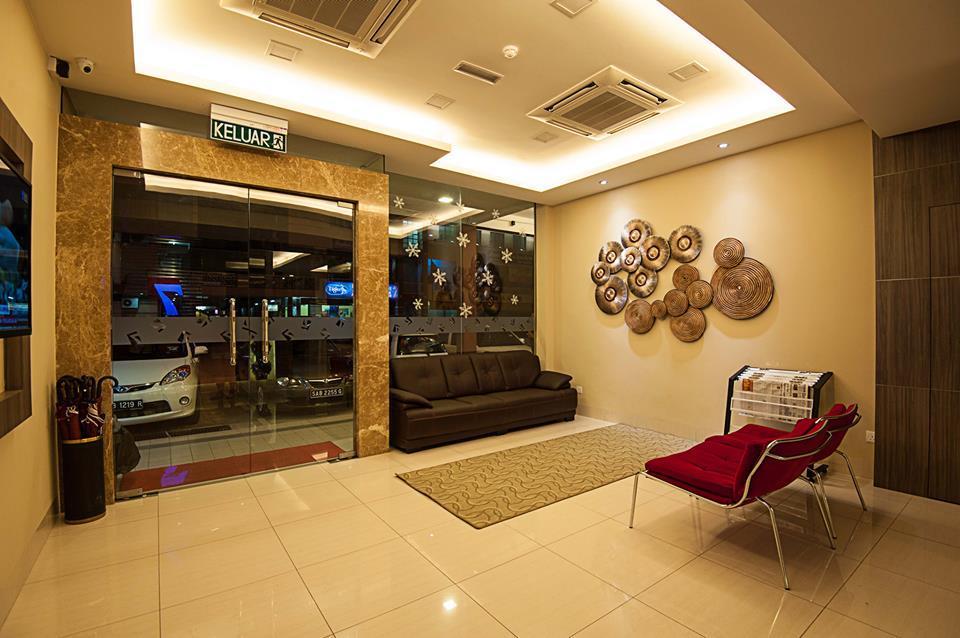 Seven Hotel Putatan Bagian luar foto