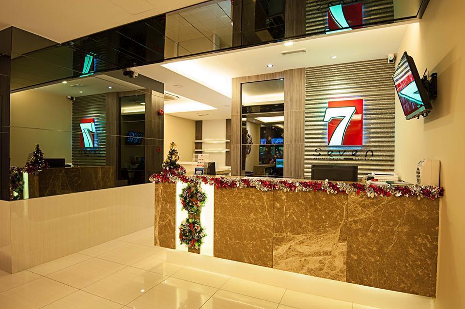 Seven Hotel Putatan Bagian luar foto