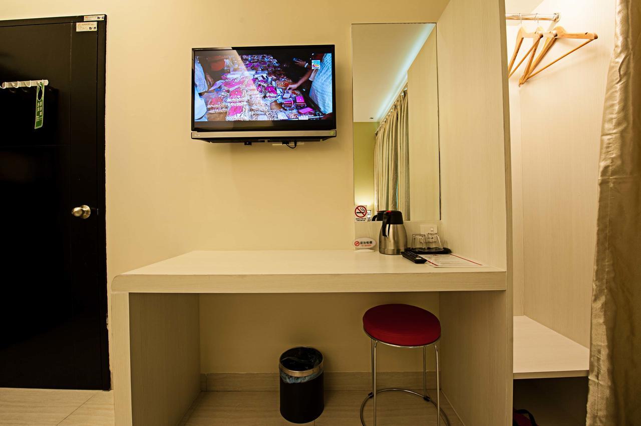 Seven Hotel Putatan Bagian luar foto