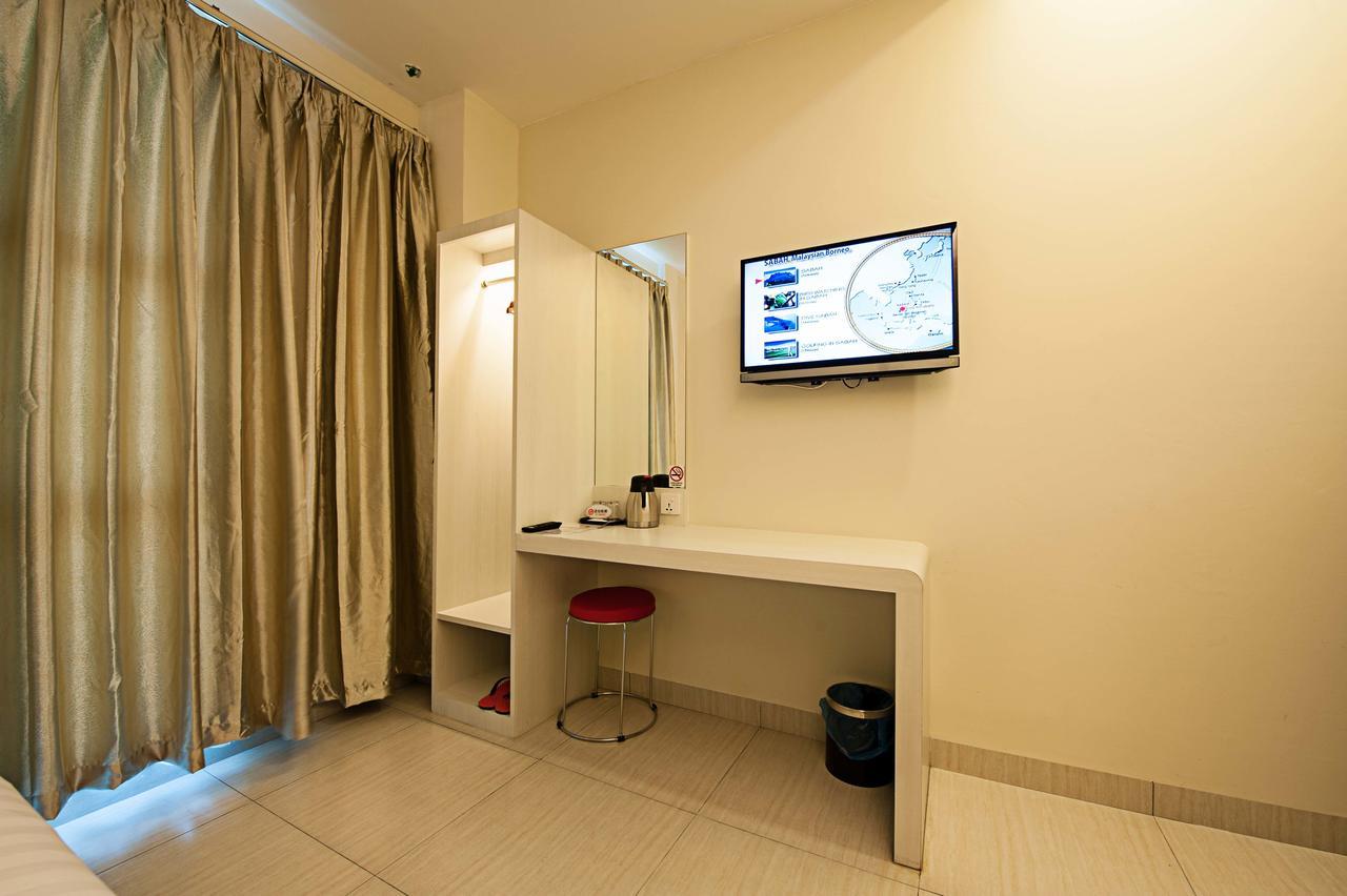 Seven Hotel Putatan Bagian luar foto